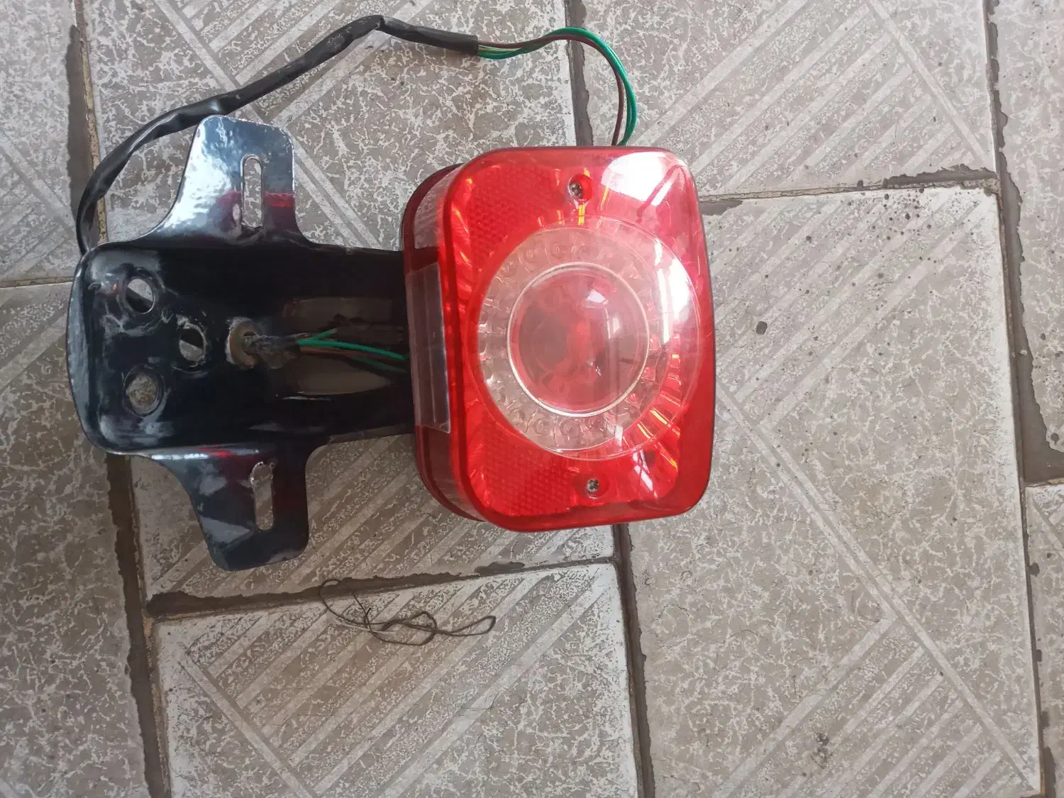 باطری هندا ۱۲۵ خطر عقب راهنمای ال ای دی|قطعات یدکی و لوازم جانبی|شیراز, نارنجستان|دیوار