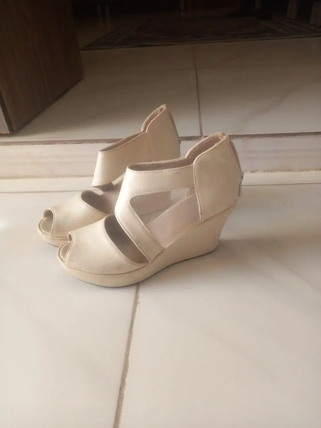 لباس درحدنو|لباس|الیگودرز, |دیوار