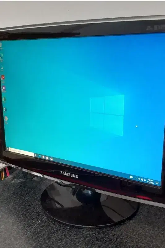 مانیتور 20 اینچ سامسونگ ال سی دی|قطعات و لوازم جانبی رایانه|شیراز, شهرک گلستان|دیوار