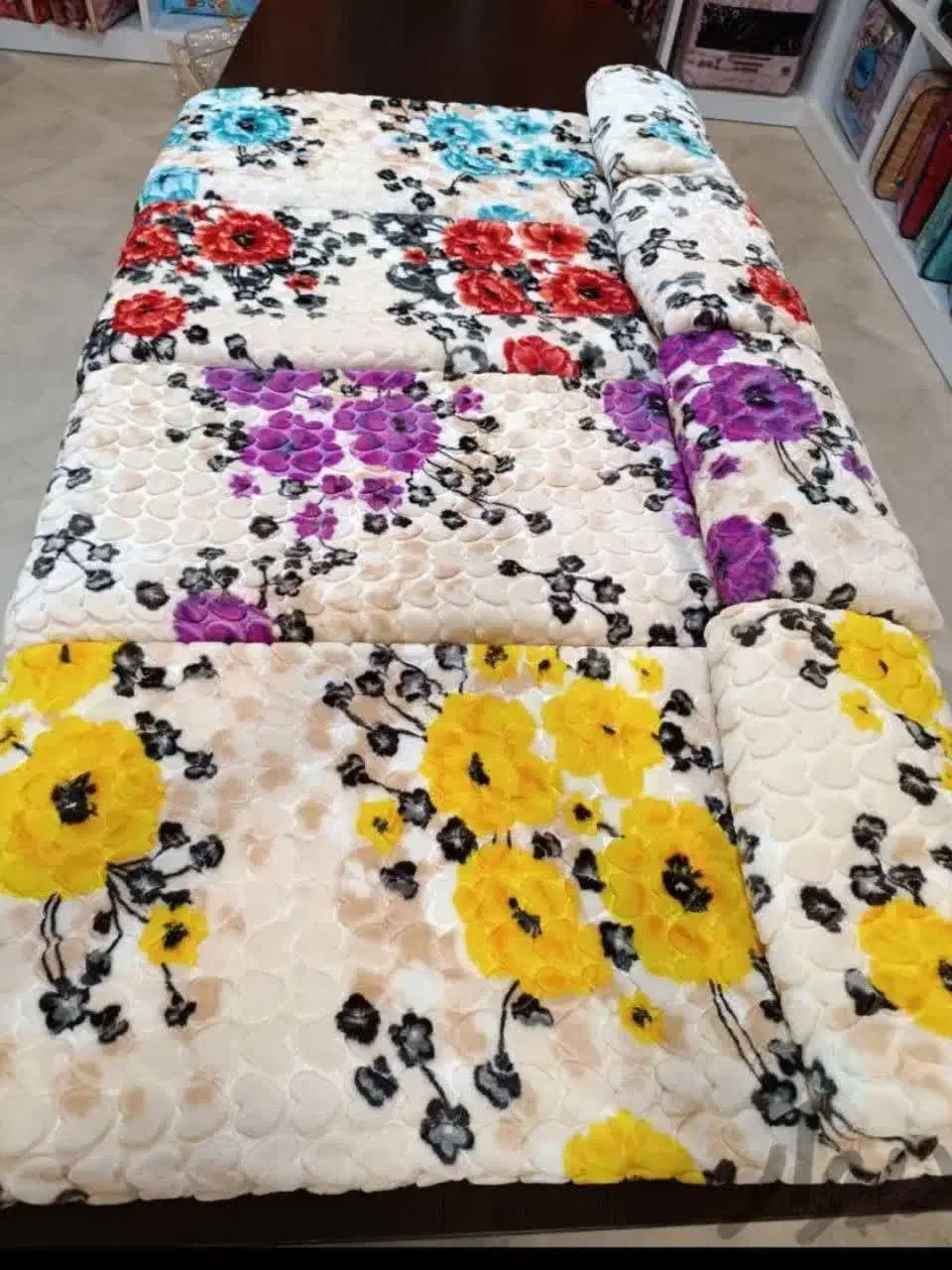 انواع پتو درجه یک لیلیان - سورینا و پریما|رختخواب، بالش، پتو|یزد, |دیوار