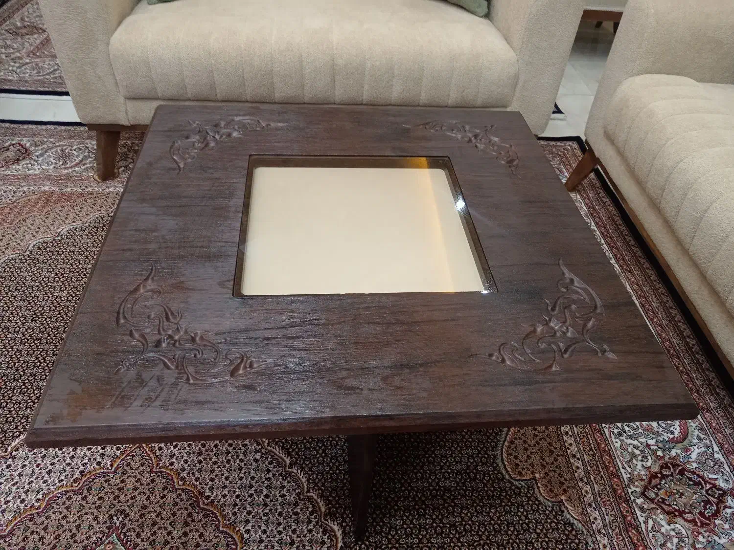 عسلی وسط|مبلمان خانگی و میز عسلی|کرج, باغستان|دیوار