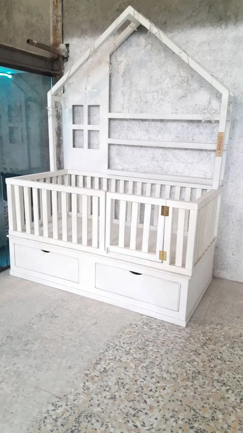 تخت کودک،نوزاد، بچه(معاوضه)|تخت و صندلی بچه|بومهن, |دیوار