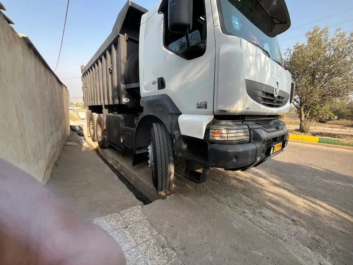 رنو کراکس|خودرو سنگین|رشت, چله خانه|دیوار