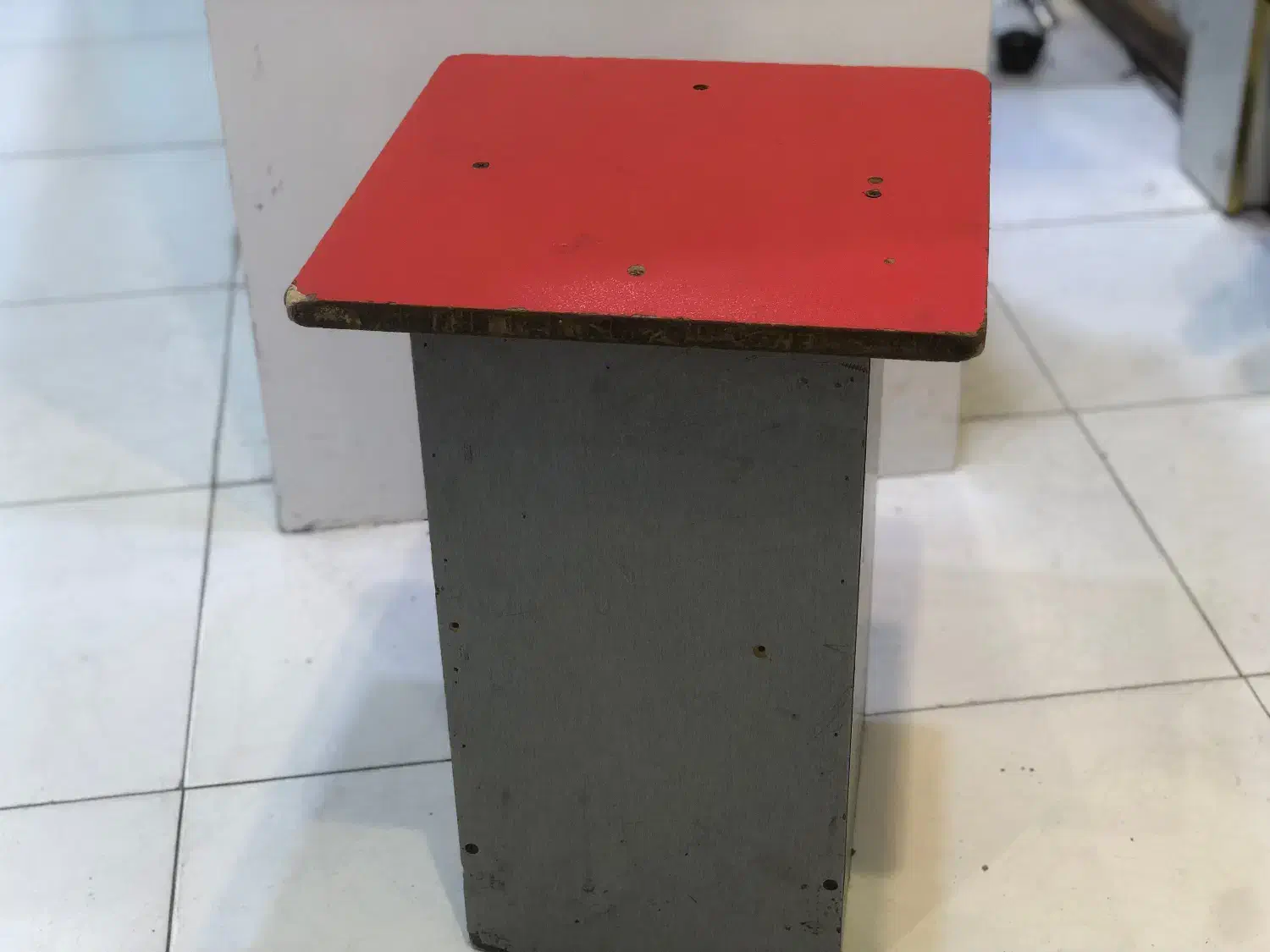 نیمکت یکنفره|صندلی و نیمکت|مشهد, سجاد شهر|دیوار