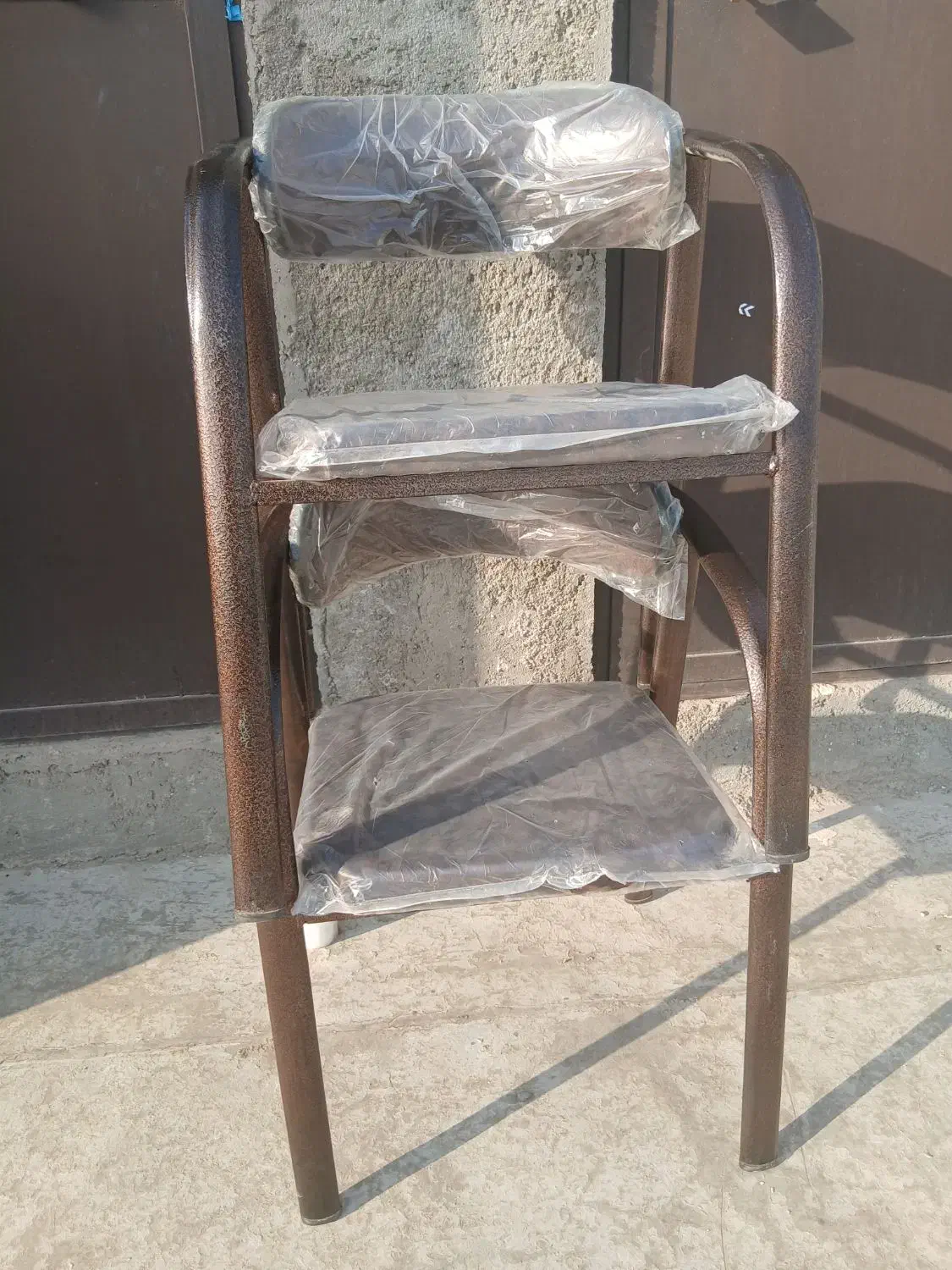 صندلی انتضار|صندلی و نیمکت|مشکیندشت, |دیوار