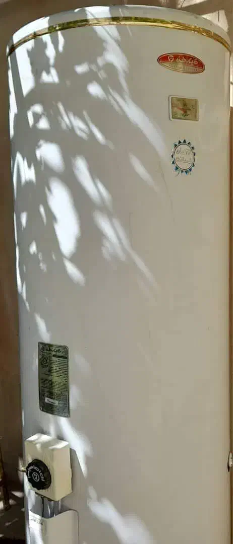 فروش فوری آبگرمکن گازی ایستاده|آبگرمکن، پکیج، شوفاژ|قروه, |دیوار