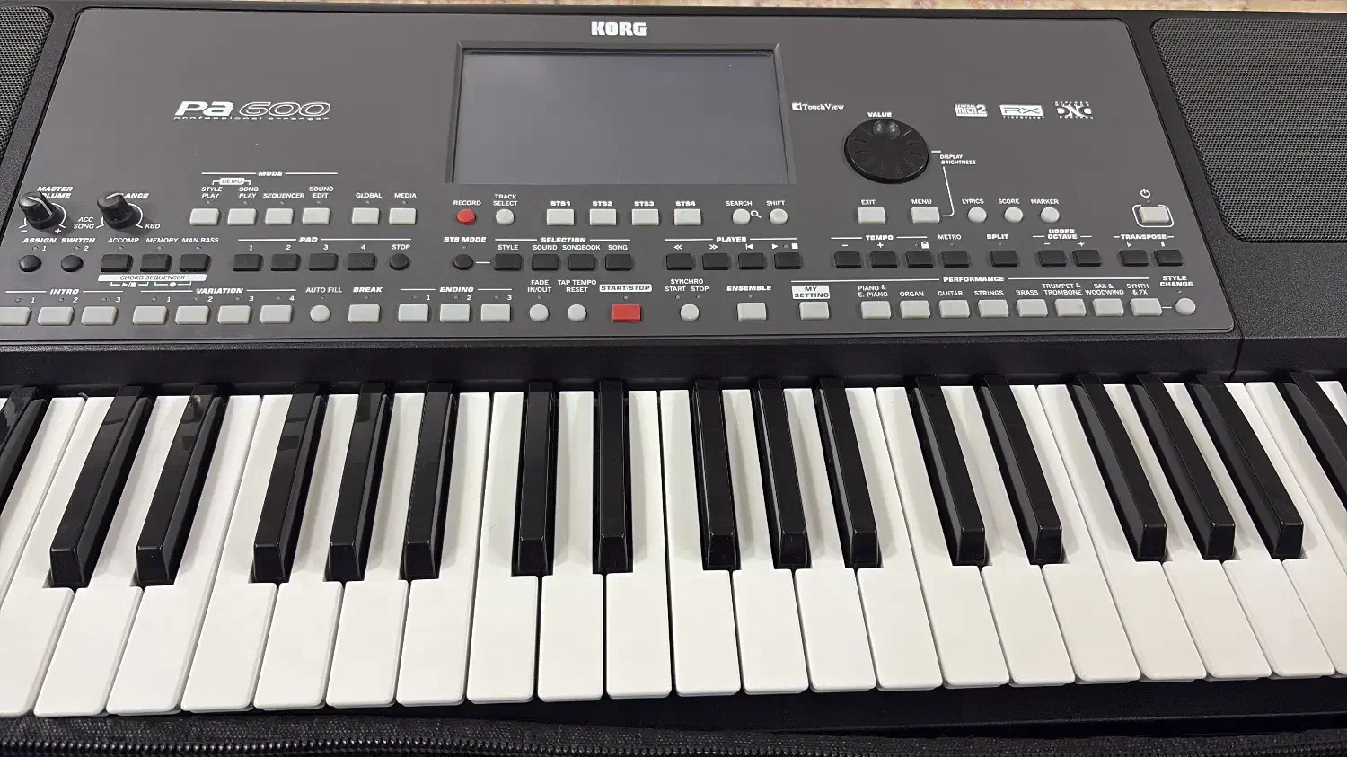 کیبورد pa600 در حد نو|پیانو، کیبورد، آکاردئون|یزد, |دیوار