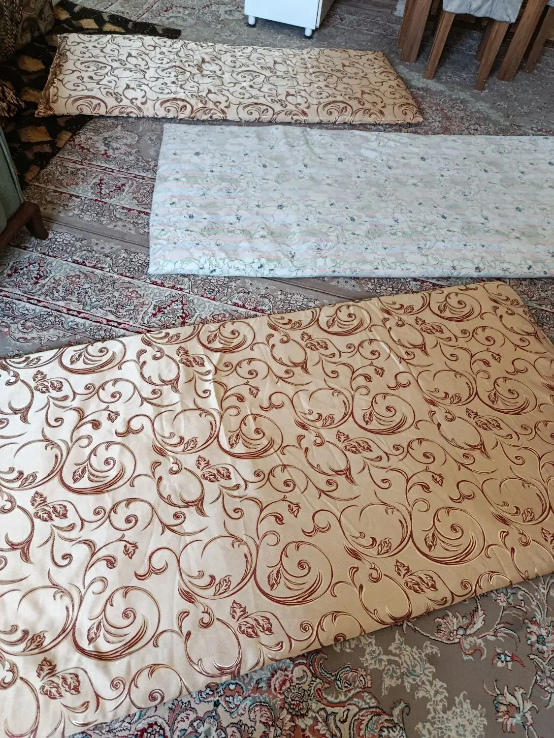 تشک و پرده|رختخواب، بالش، پتو|فولادشهر, مسکن مهر فولادشهر|دیوار