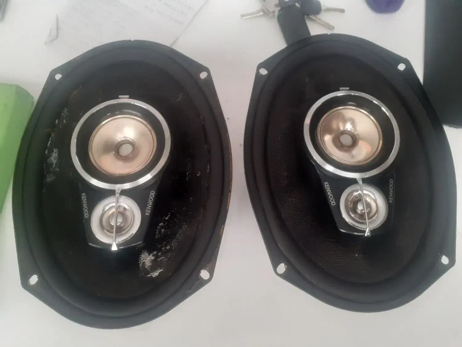 باند خودرو|صوتی و تصویری|میانه, |دیوار