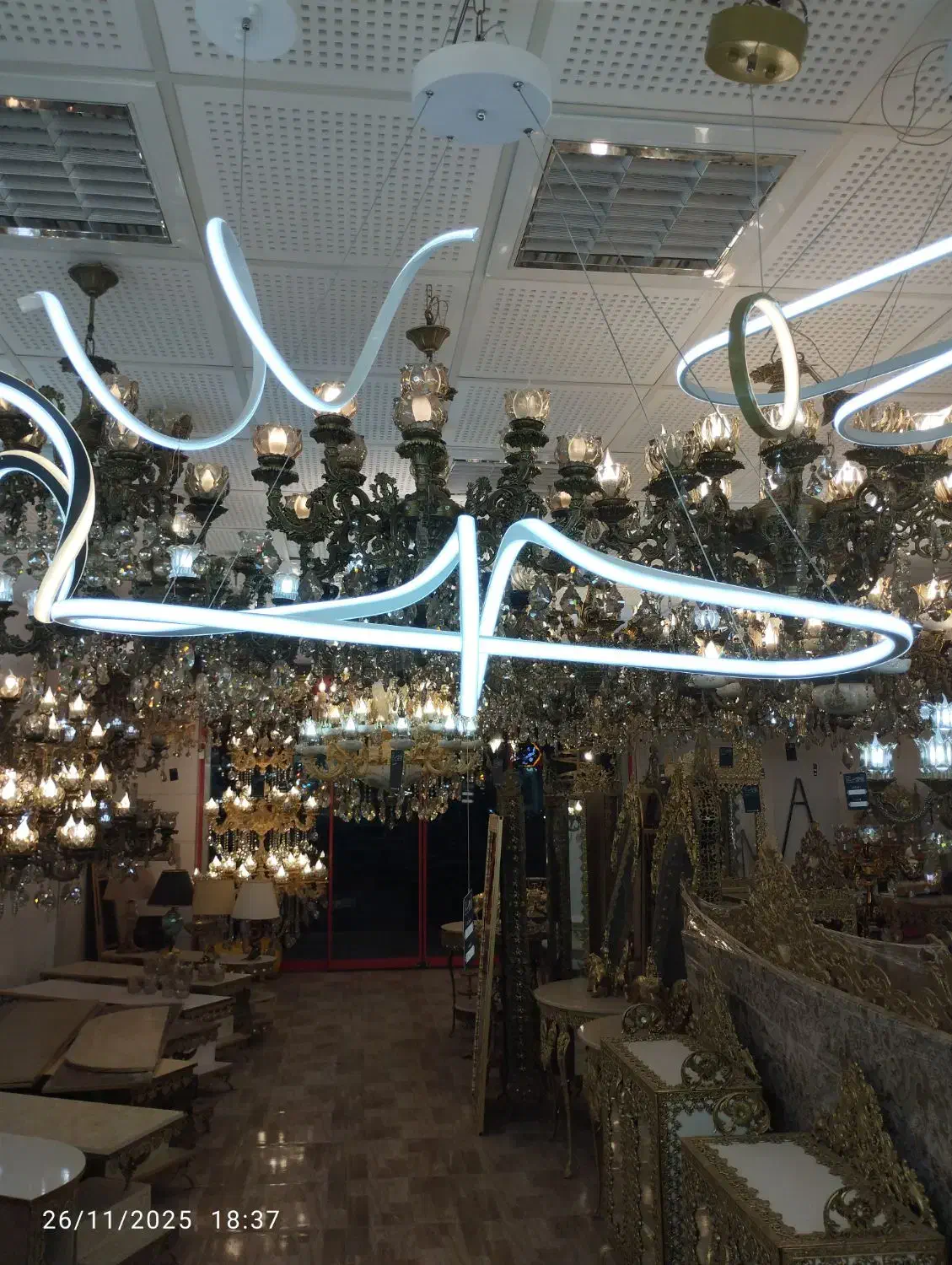 به مناسبت بلک فرایدی25تخفیف همراه با اقساط شش ماهه|لوستر و چراغ آویز|یزد, |دیوار