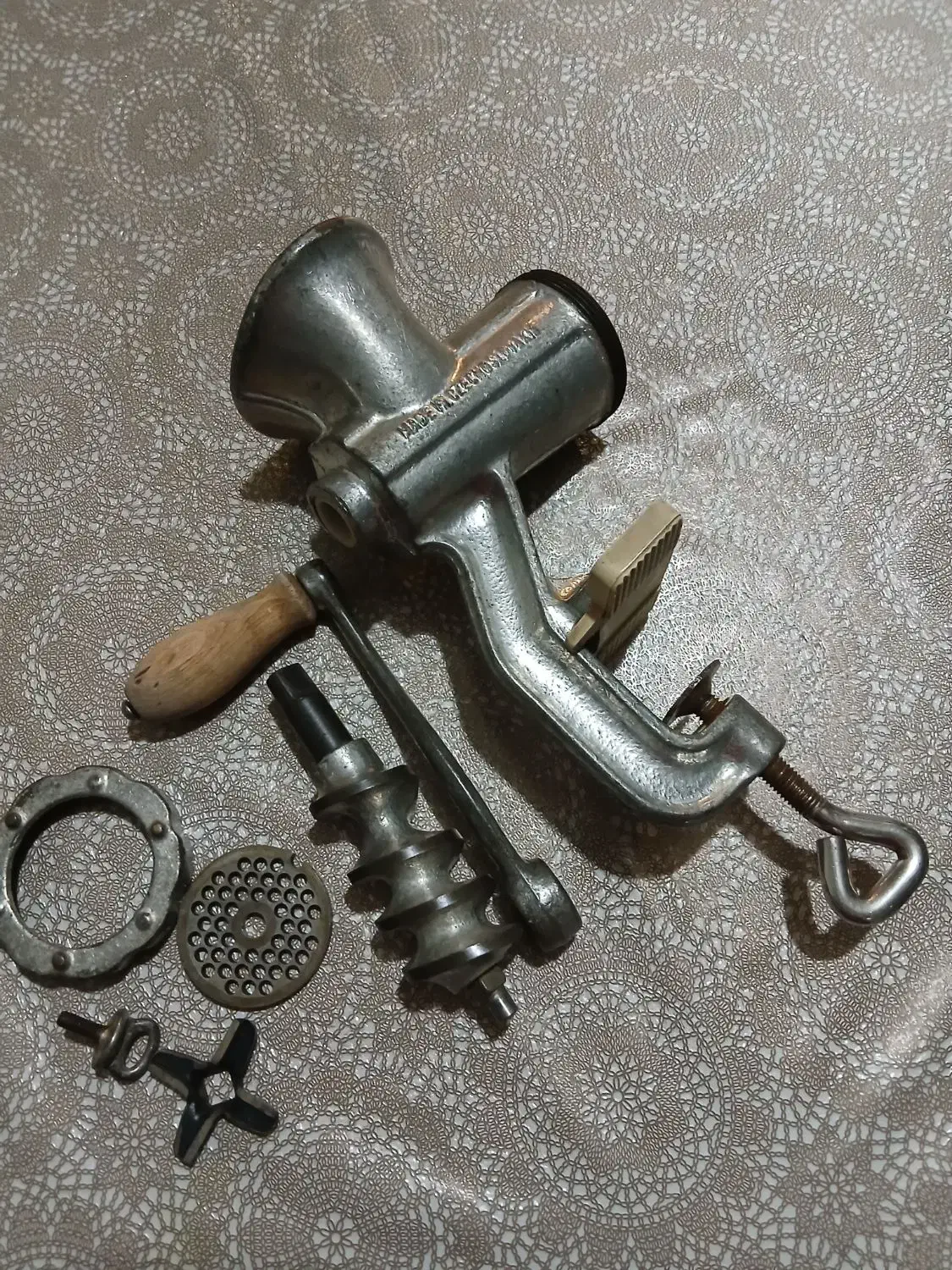 چرخ گوشت دستی، آنتیک و قدیمی|کلکسیون اشیاء عتیقه|تبریز, |دیوار