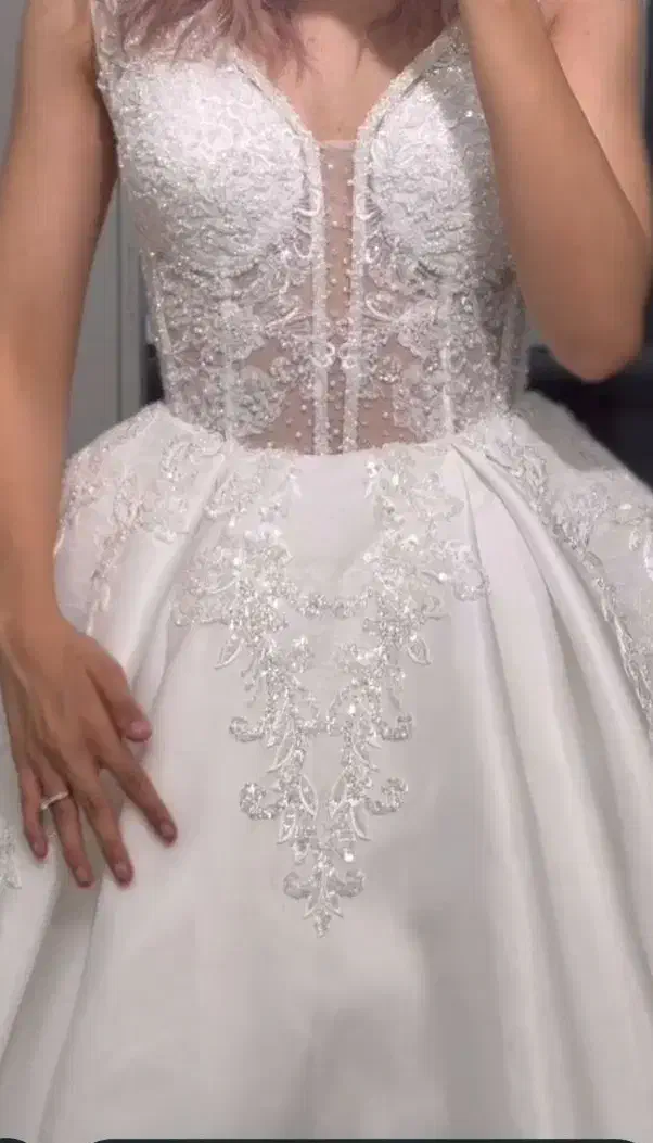 فروش لباس عقد وعروسی به علت مسافرت|لباس|شیراز, عفیفآباد|دیوار