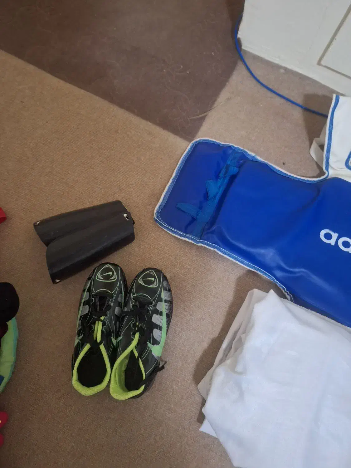 لباس تکواندو هوگو کلاه و کفش فوتبال|تجهیزات ورزشی|کرج, کوی امامیه|دیوار