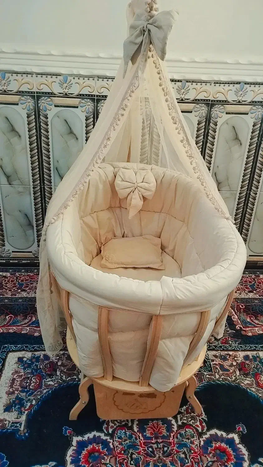 جانبی|تخت و سرویس خواب|سراوان, |دیوار