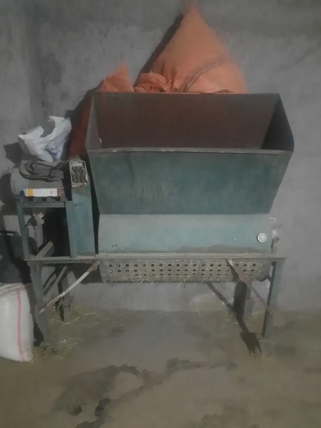 دستگاه آسیاب کن یونجه نان خشک پرس چغندر|ماشین‌آلات صنعتی|اسفراین, |دیوار