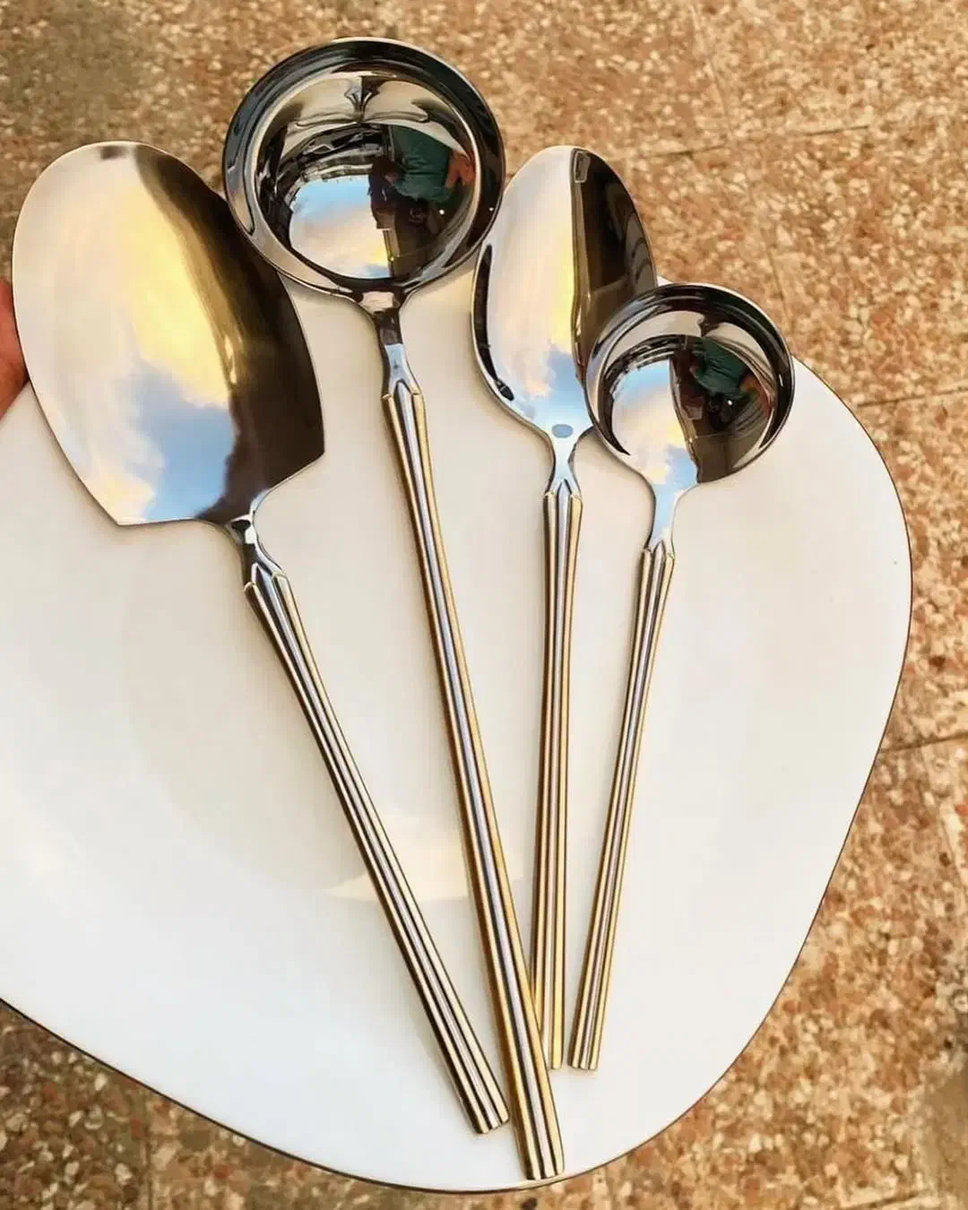 سرویس قاشق و کارد و چنگال کفگیر ملاقه یونیک|ظروف سرو و پذیرایی|تبریز, |دیوار