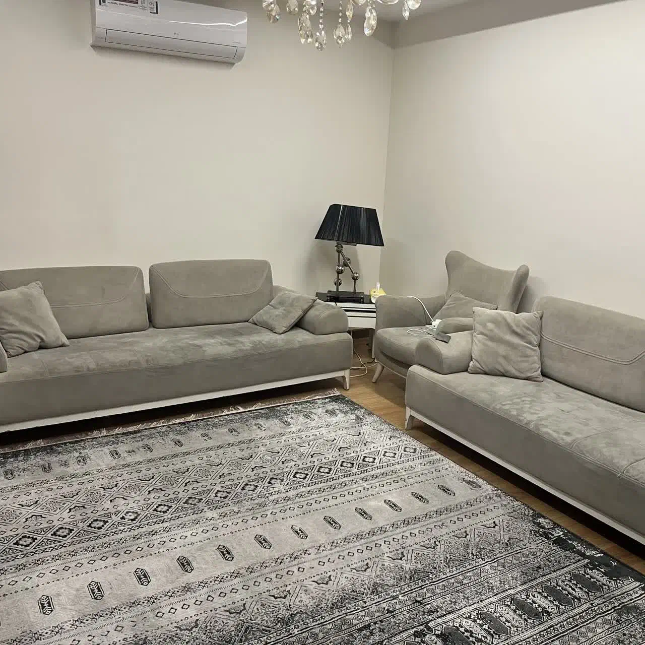 مبل راحتی|مبلمان خانگی و میز عسلی|کرج, بنیاد|دیوار