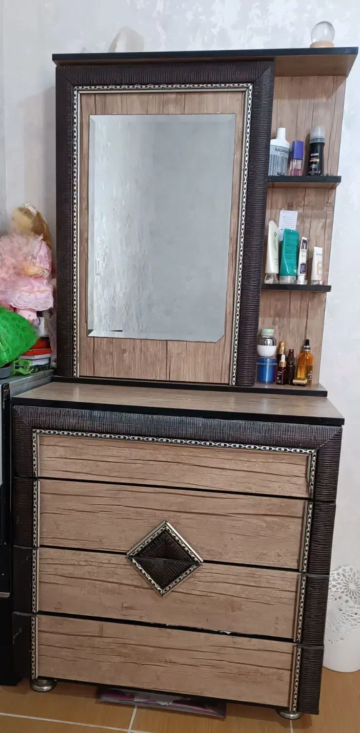 درآور همراه آینه باکس دار۲۷۰۰۰۰۰ تومان|جاکفشی، کمد، دراور|رودسر, |دیوار