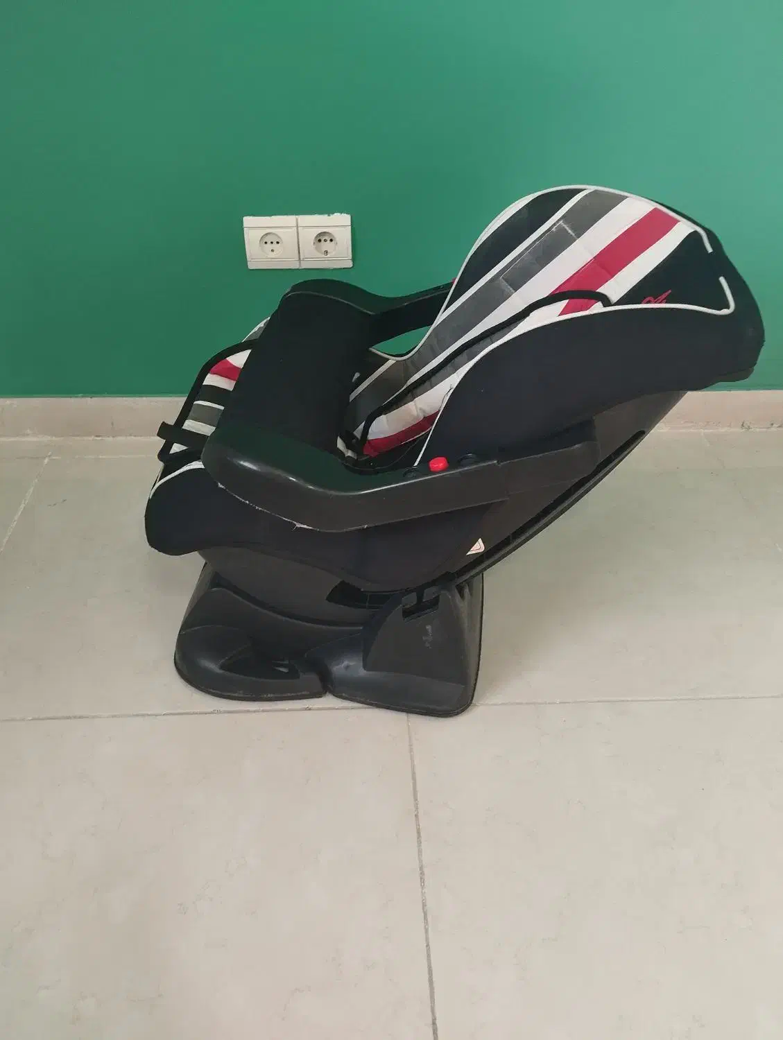 صندلی ماشین کودک|تخت و صندلی بچه|شیراز, گویم|دیوار