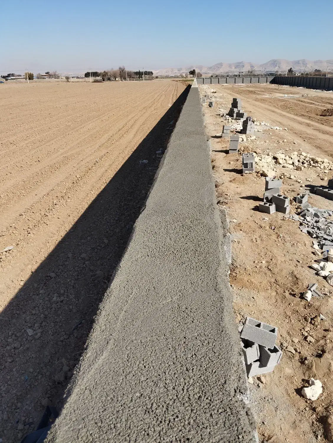 بنا بنایی بلوک چینی کاهگل باغ ویلا|خدمات پیشه و مهارت|شیراز, میانرود|دیوار