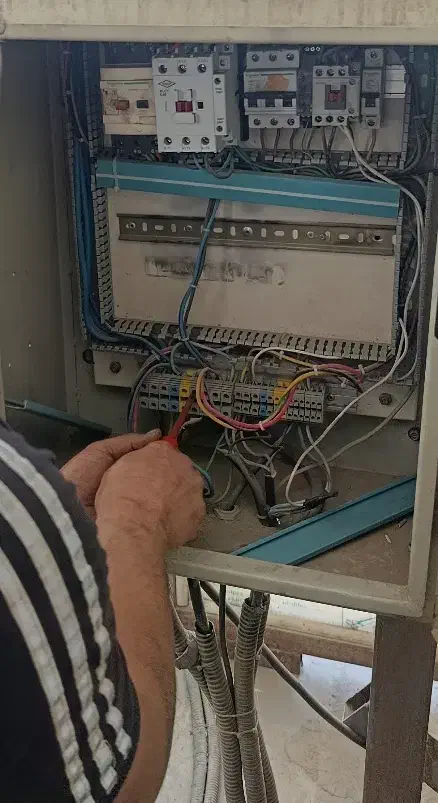 برقکار و تاسیسات خانگی|خدمات پیشه و مهارت|باقرشهر, |دیوار