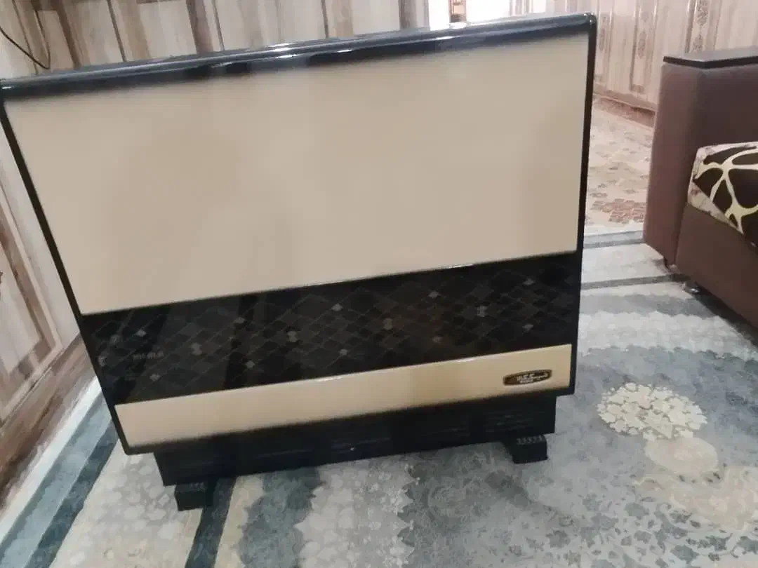 بخاری دودکش دار بسیار تمیز نو نو|بخاری، هیتر، شومینه|باوی, |دیوار