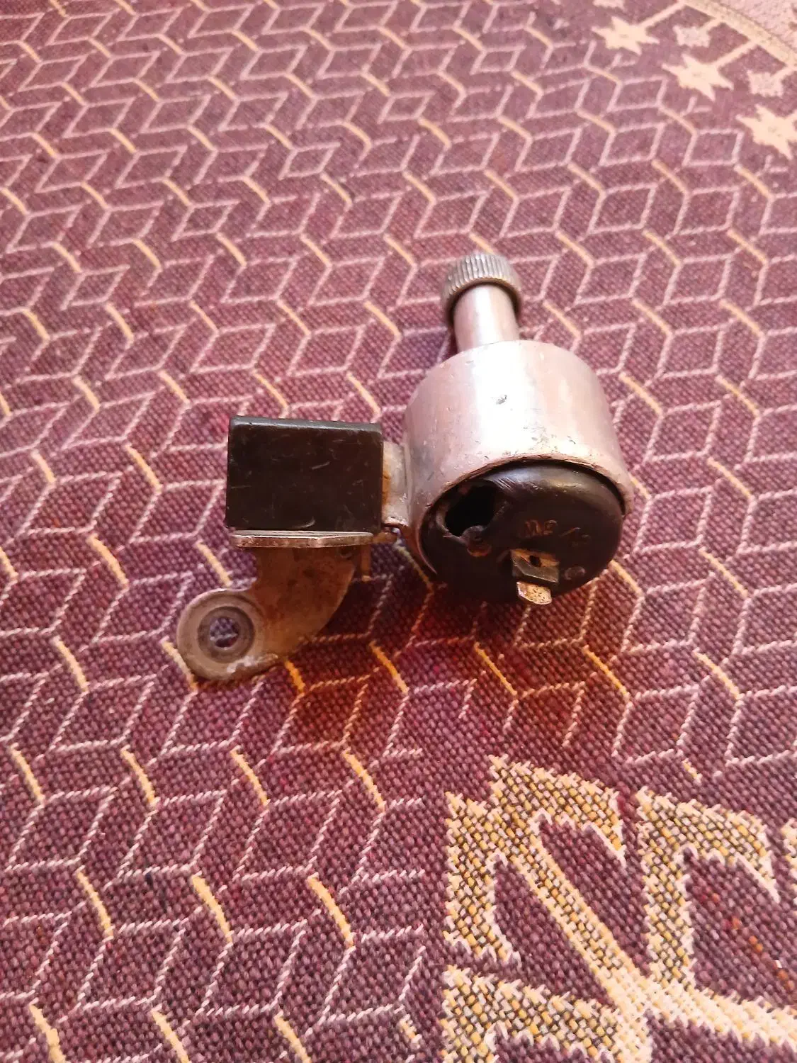 دینام چرخ قدیمی|کلکسیون اشیاء عتیقه|شهرکرد, |دیوار