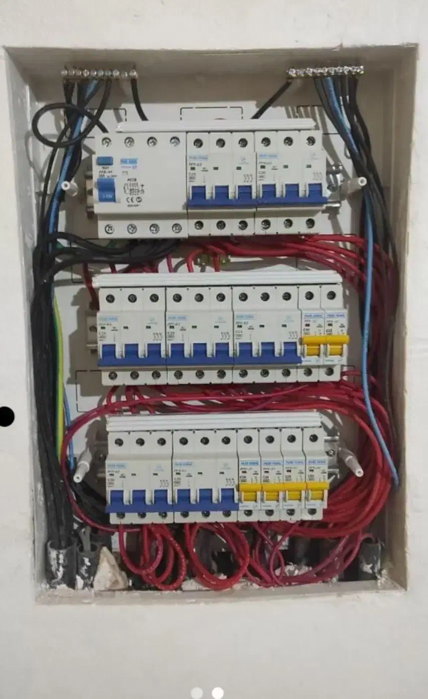 برقکار.برقکاری.برقکش.برقکشی و نصب آیفونهای  تصویری|خدمات پیشه و مهارت|همدان, |دیوار