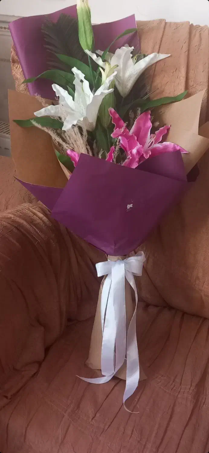 دسته گل مصنوعی شیک وزیبانو|گل مصنوعی|سمنان, |دیوار