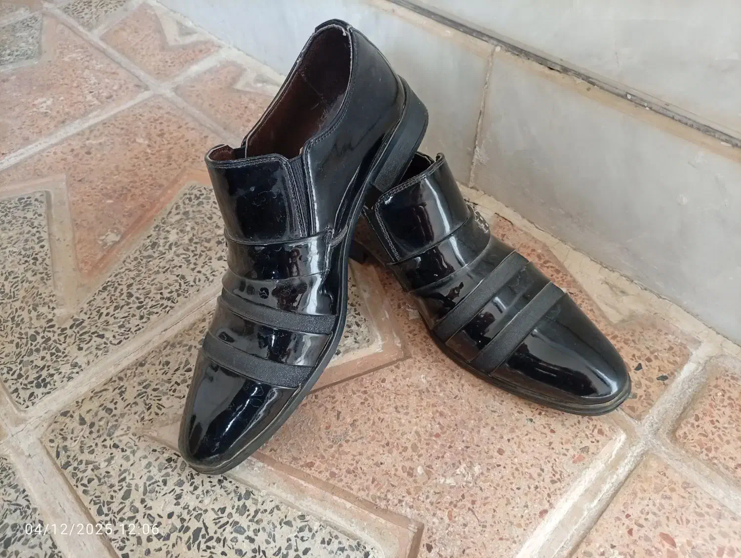 نونو|کیف، کفش، کمربند|گیان, |دیوار