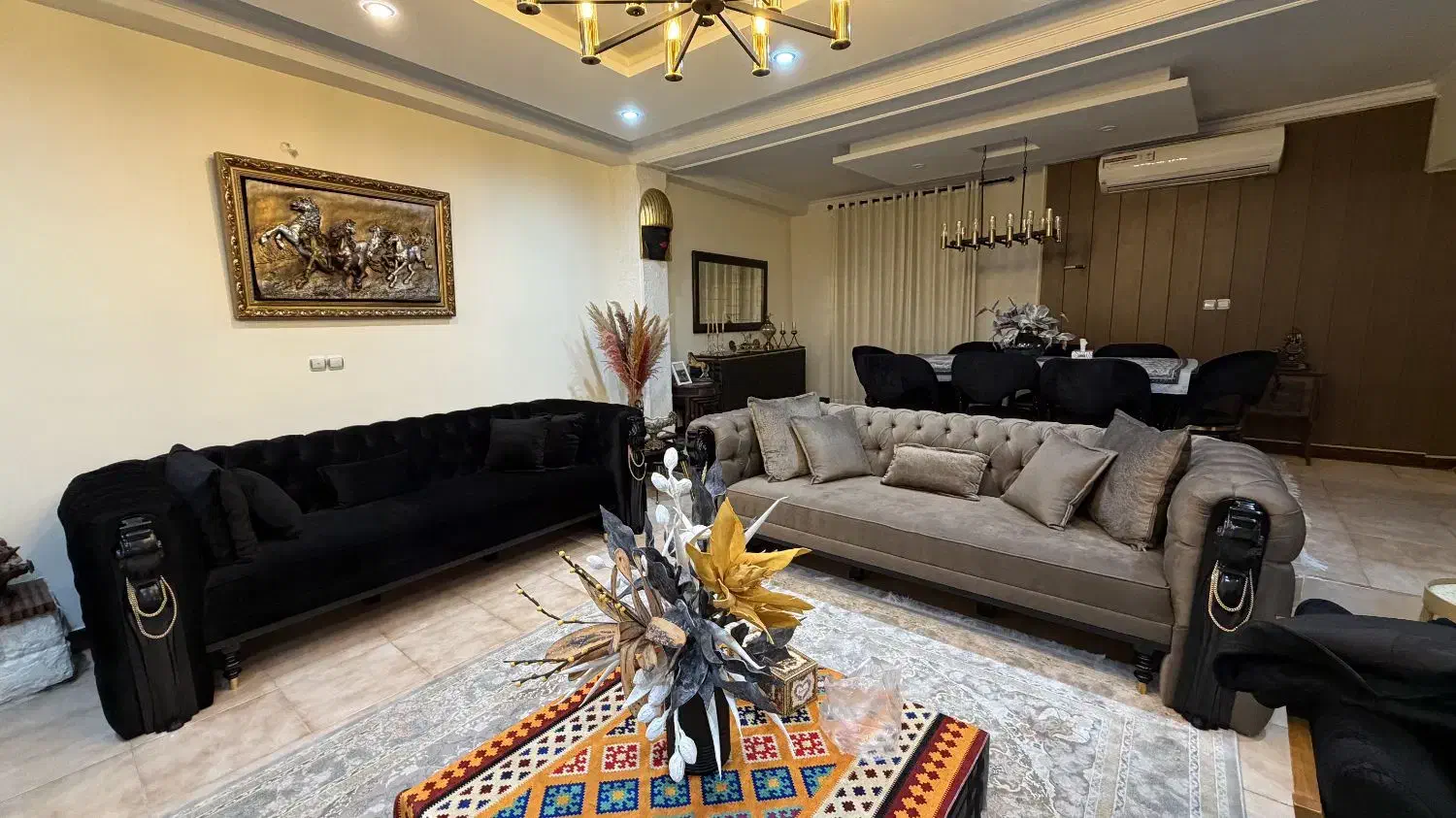 مبل نئوکلاسیک چستر بلک هورس|مبلمان خانگی و میز عسلی|ساری, |دیوار