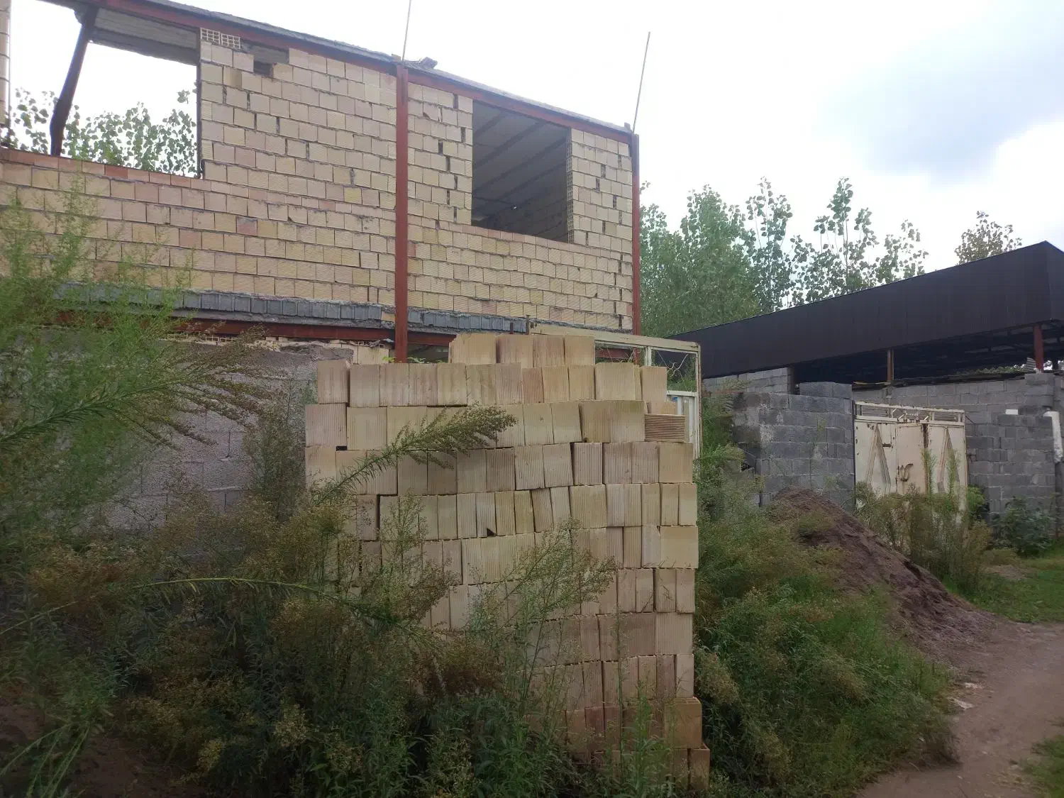 زمین با ساخت نیمه کاره..فروشی|فروش زمین و ملک کلنگی|تولم شهر, |دیوار