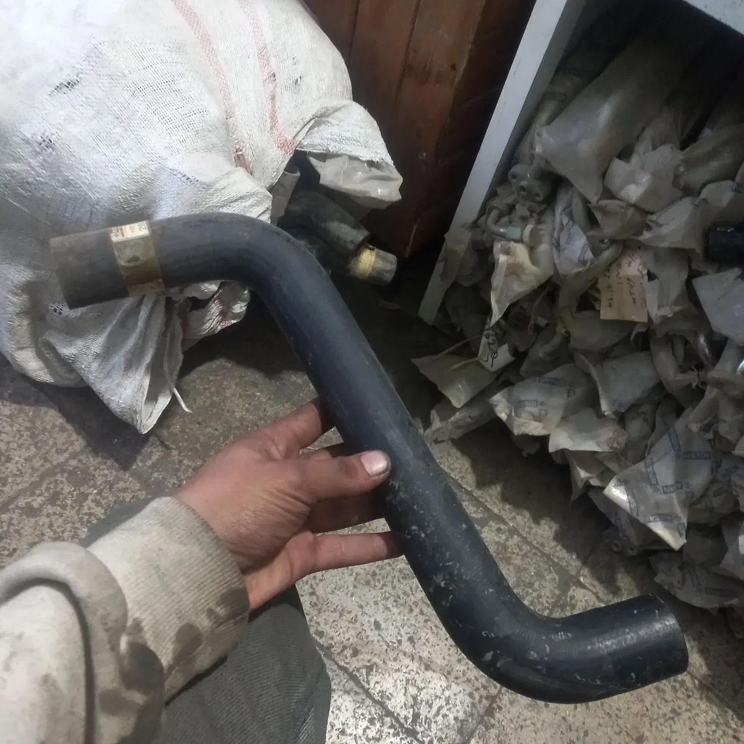 جنت زانویی|قطعات یدکی و لوازم جانبی|رباط‌کریم, رباط‌کریم|دیوار