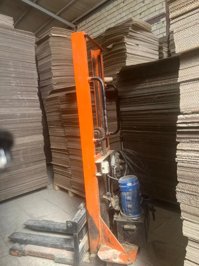 استاکر برقی یک تن|ماشینآلات صنعتی|اصفهان, قهجاورستان|دیوار