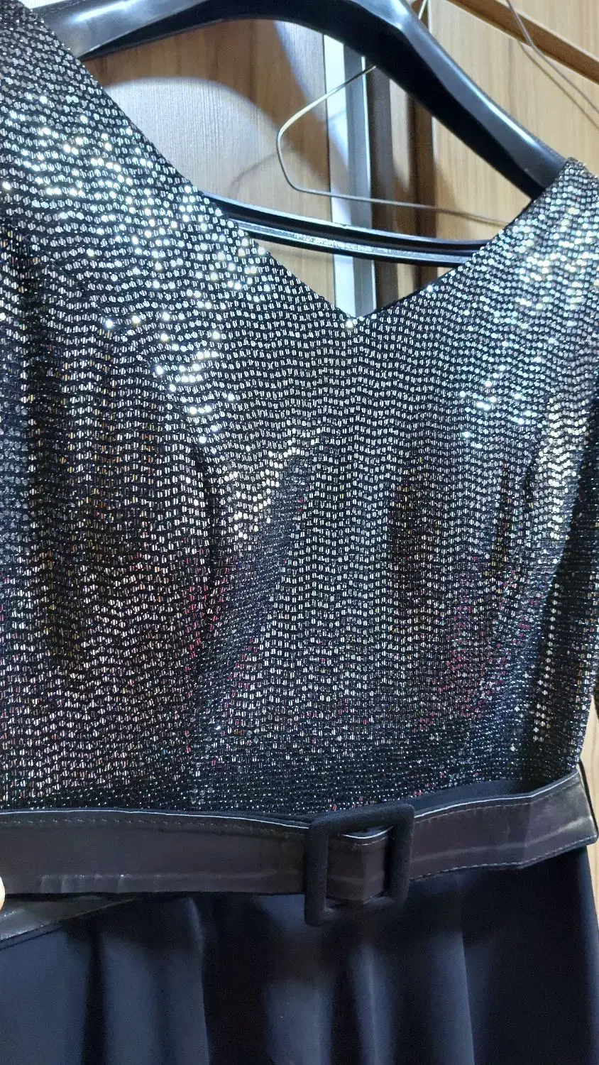 لباس مجلسی.|لباس|هشتگرد, شهرک بعثت|دیوار