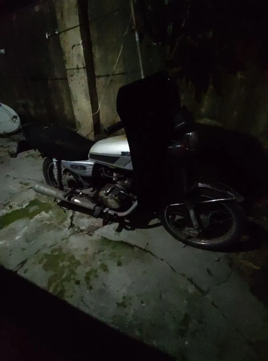 موتور|موتورسیکلت|رشت, نیروی دریایی|دیوار