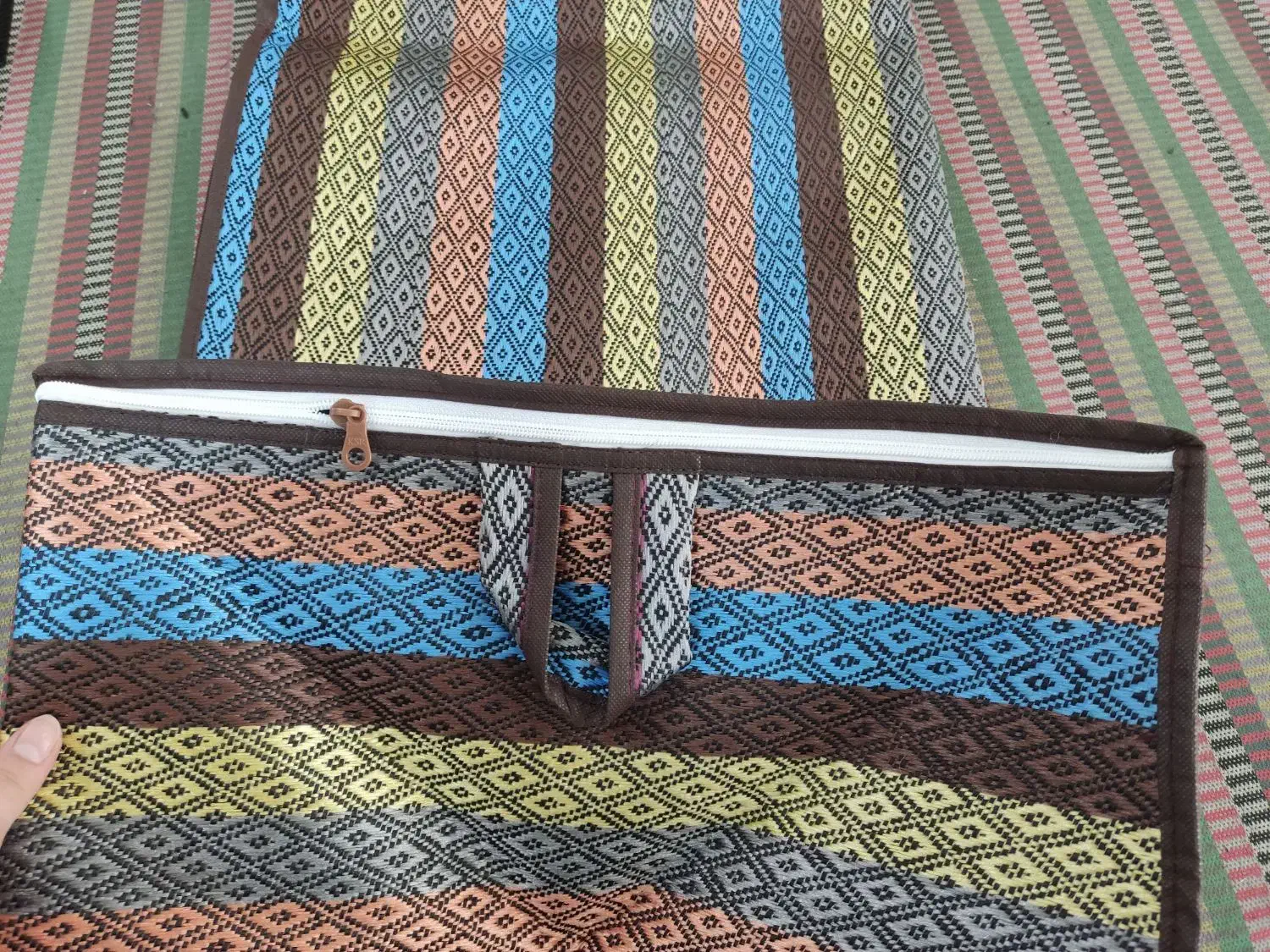 کاور رختخواب ایراد دار|رختخواب، بالش، پتو|خمینی‌شهر, |دیوار