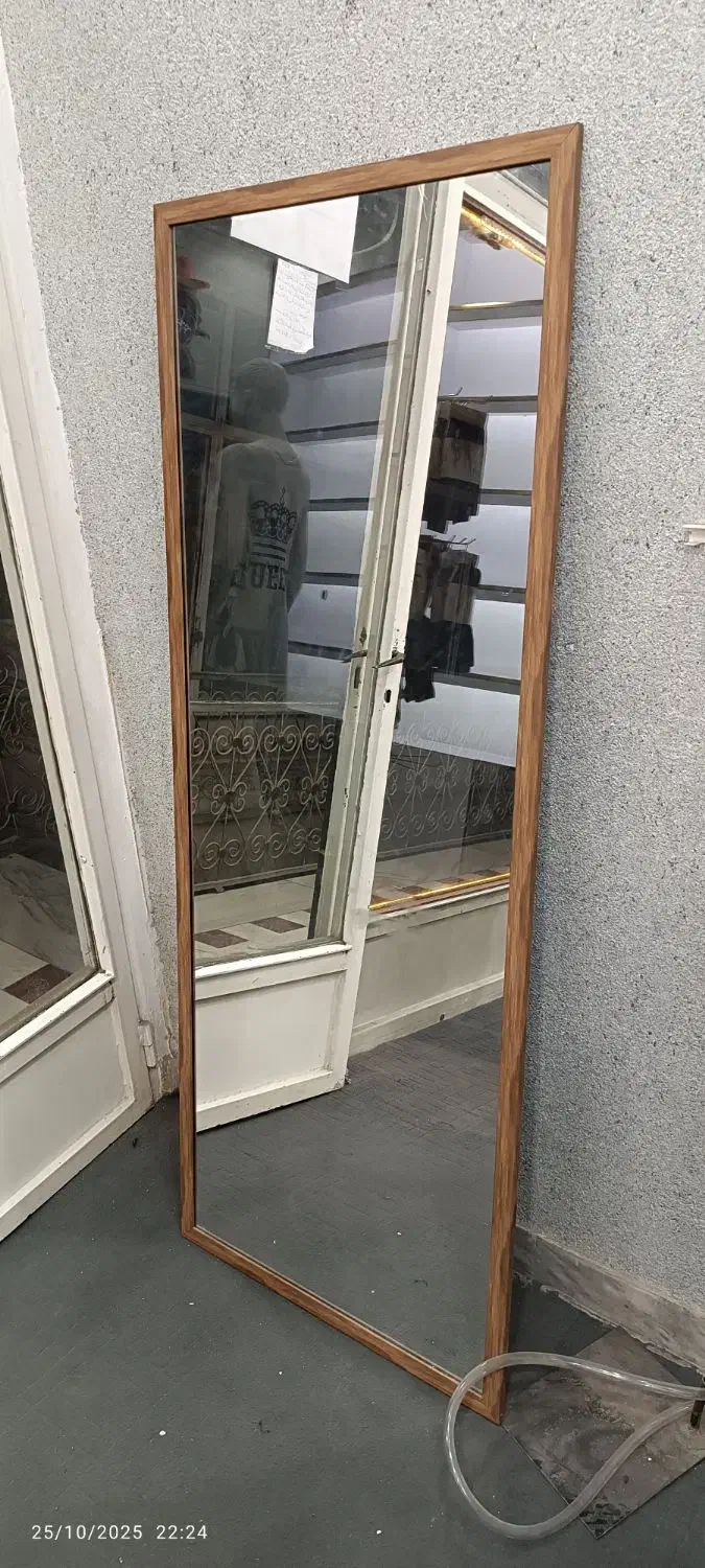 مانکن قفسه آینه استند جوراب|فروشگاه و مغازه|کاشان, گریه|دیوار