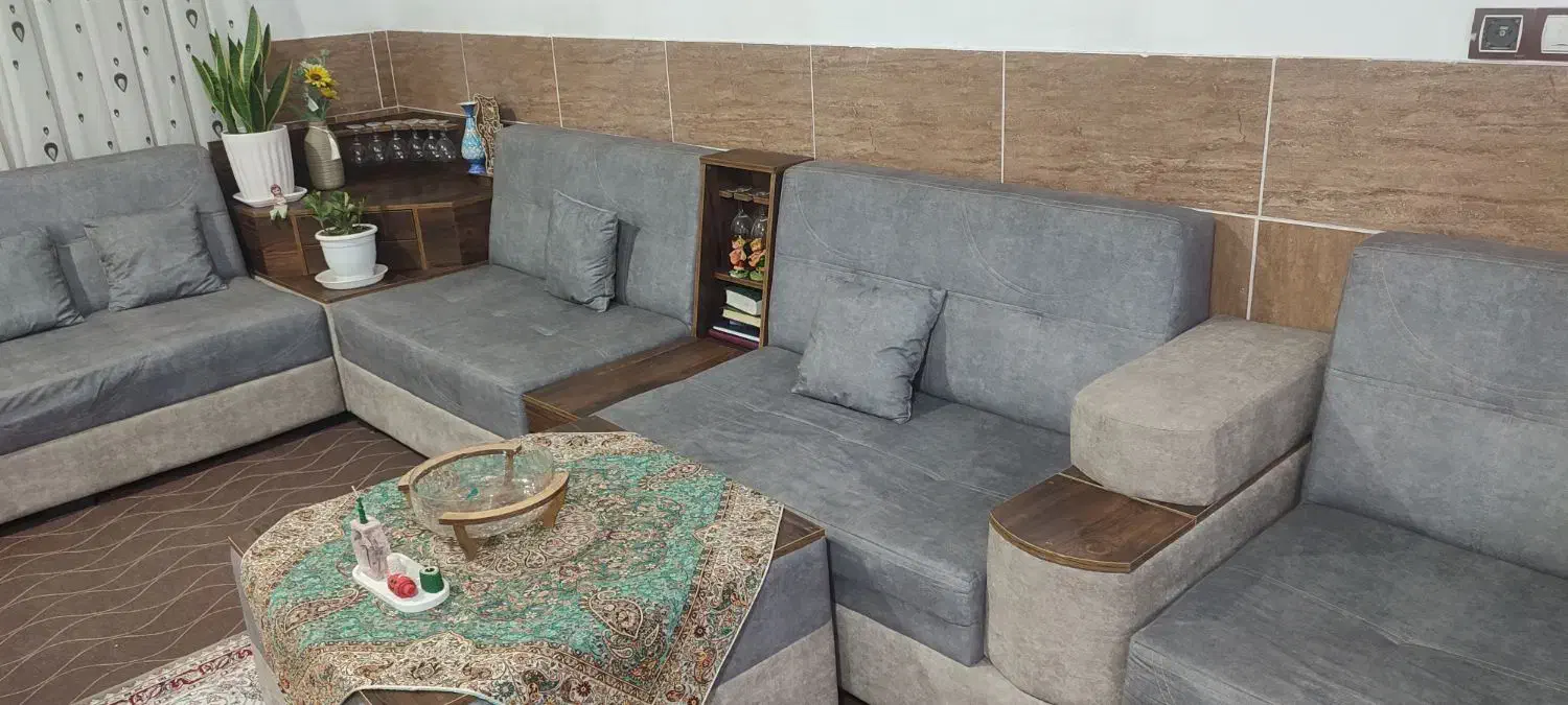 فروش ۲ دست مبل|مبلمان خانگی و میز عسلی|سیرجان, |دیوار