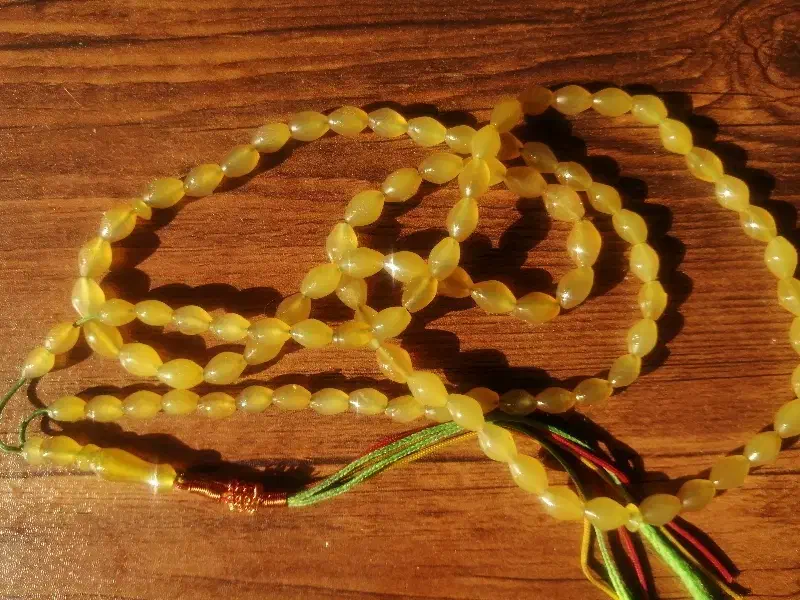 تسبیح از سنگ شاه|کلکسیون اشیاء عتیقه|کیش, |دیوار