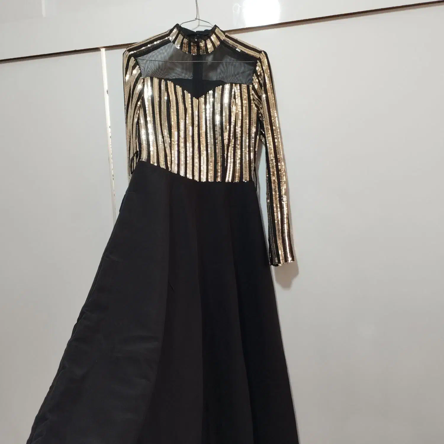 لباس مجلسی|لباس|دورود, |دیوار