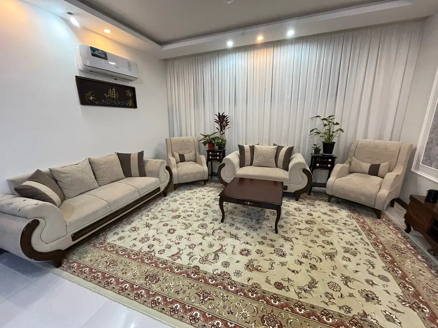 مبل راحتی ۷ نفره|مبلمان خانگی و میز عسلی|مشهد, امیریه|دیوار