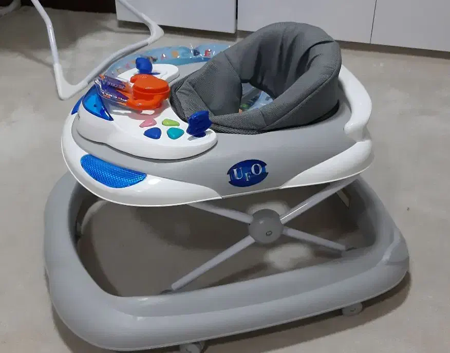 روروئک دلیجان نو با صفحه موزیکال|کالسکه و لوازم جانبی|شهرکرد, |دیوار