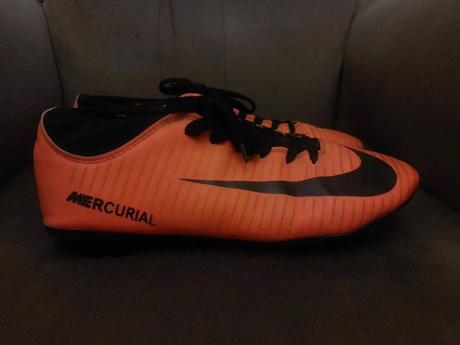 کفش فوتبال|کیف، کفش، کمربند|مراغه, |دیوار