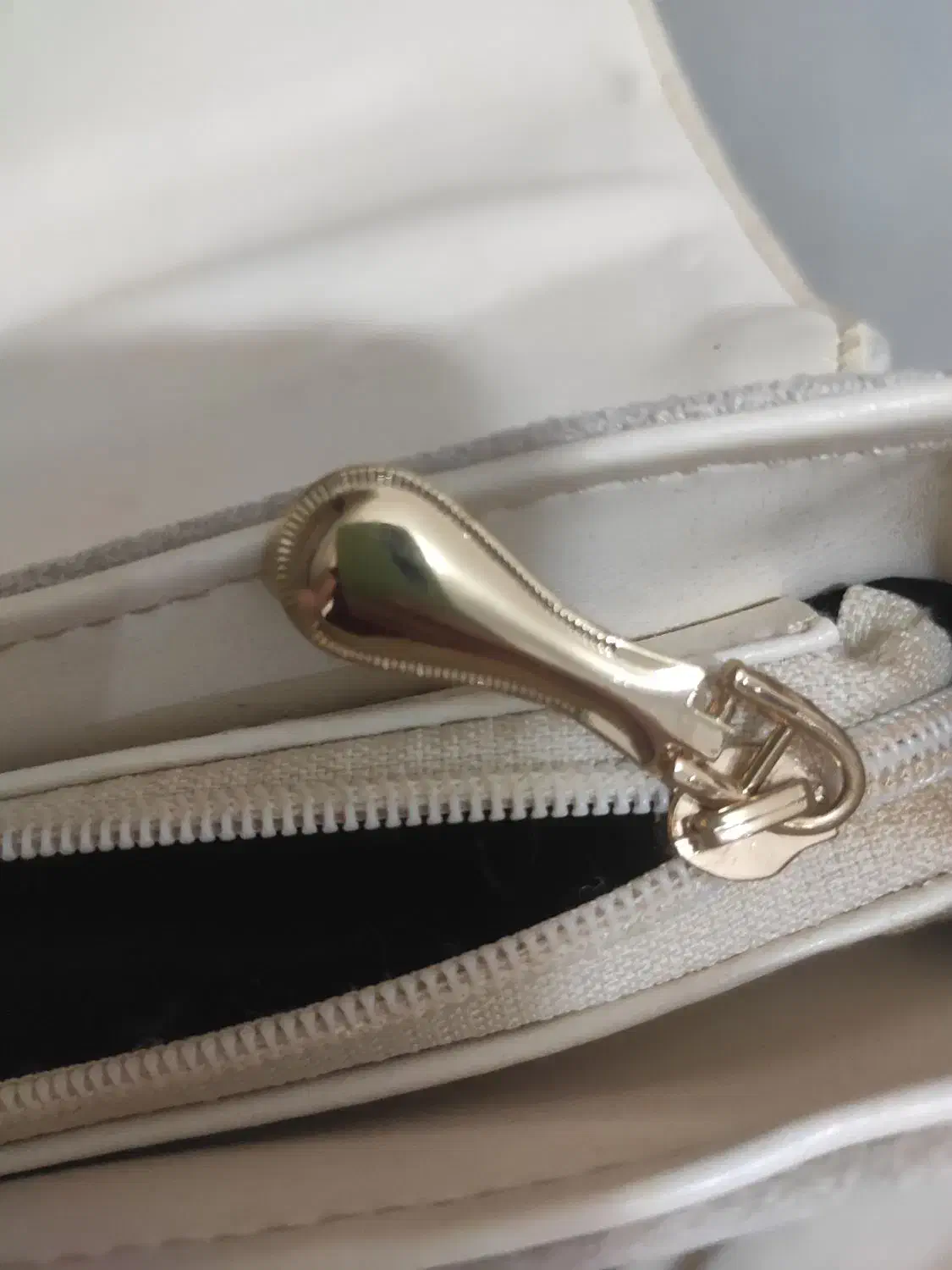 کیف|کیف، کفش، کمربند|قرچک, پویینک|دیوار