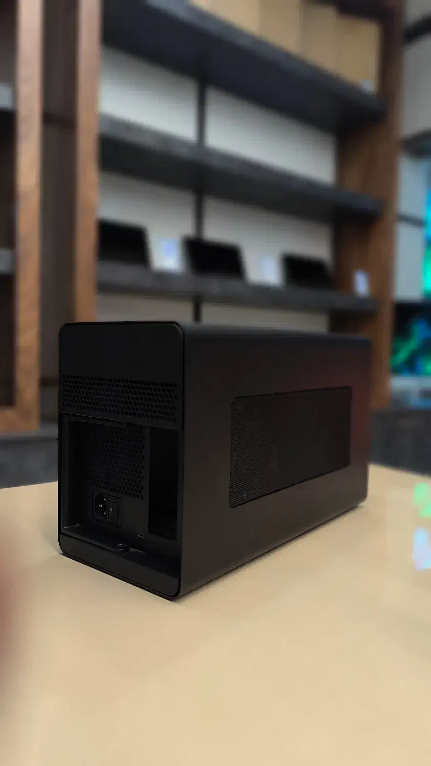 باکس کارت گرافیک اکسترنال Razer Core X - Black|قطعات و لوازم جانبی رایانه|قم, صفائیه|دیوار