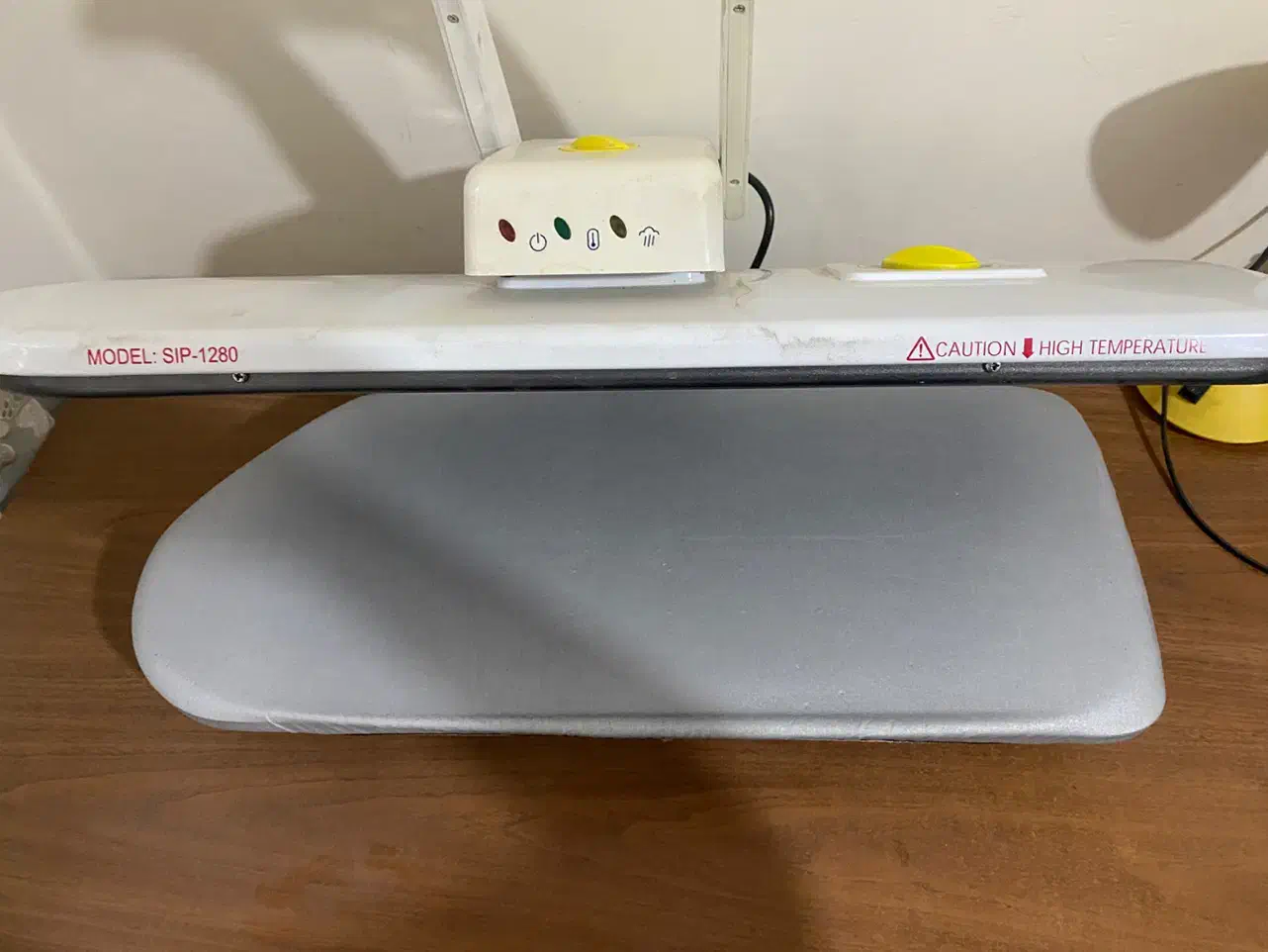 اتو پرسی قیمت مناسب|اتو و لوازم اتو|تبریز, |دیوار