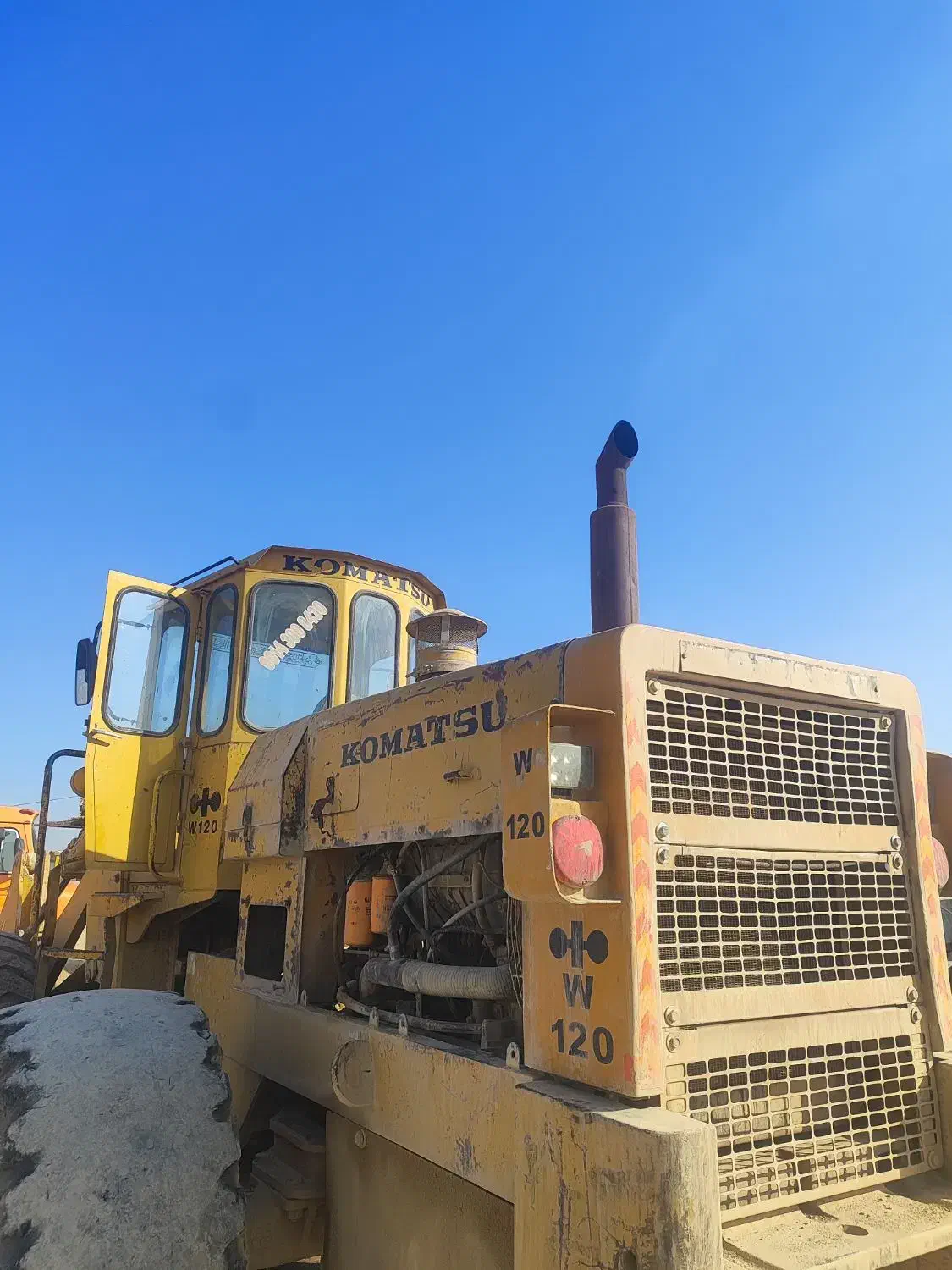 لودر کوماتسو ۱۲۰|خودرو سنگین|قنوات, |دیوار