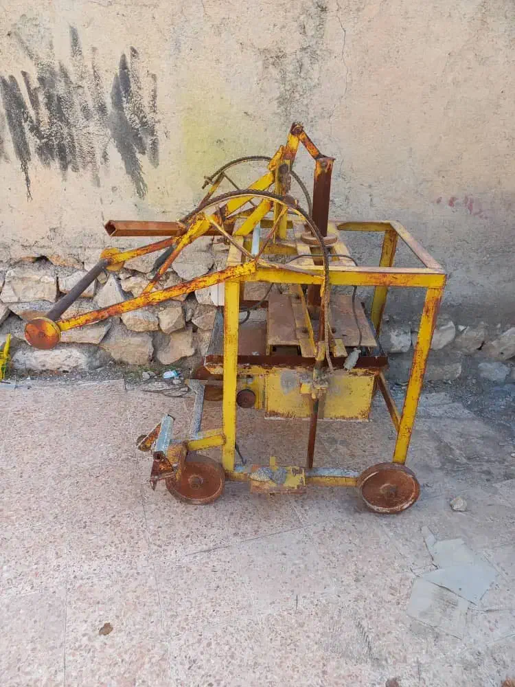 فروش یک دستگاه بلوک زن|ماشینآلات صنعتی|آبدانان, |دیوار