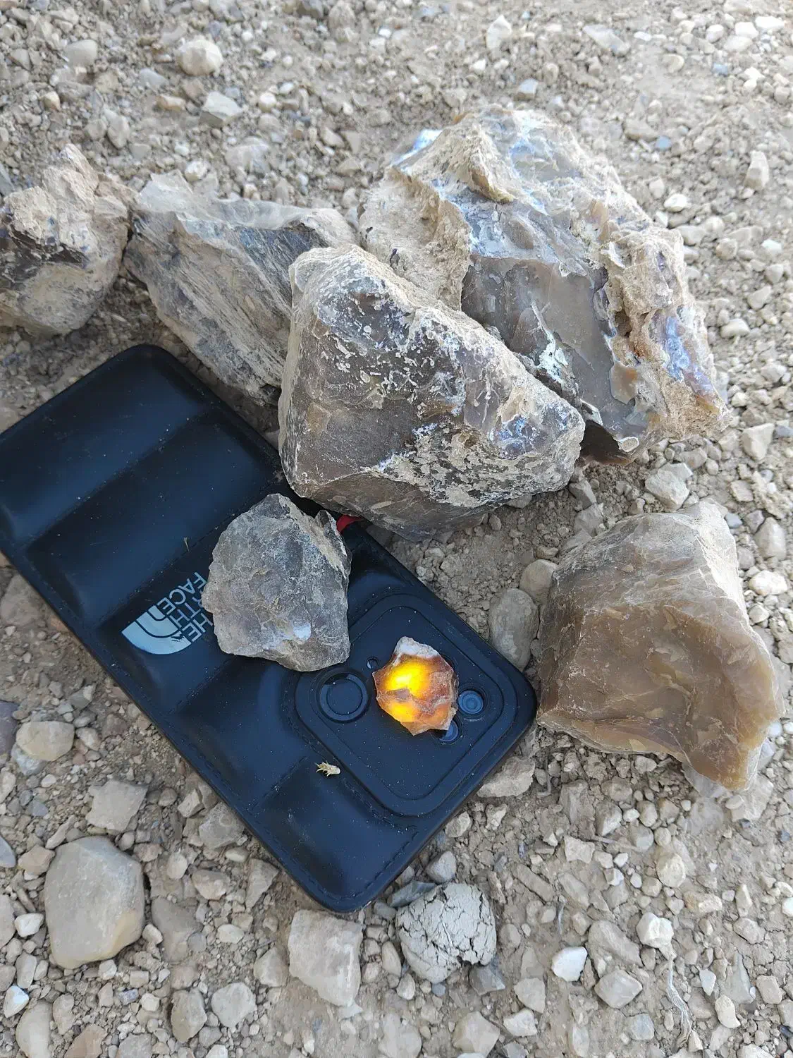 سنگ .در انواع مختلف|بدلیجات|آشخانه, |دیوار